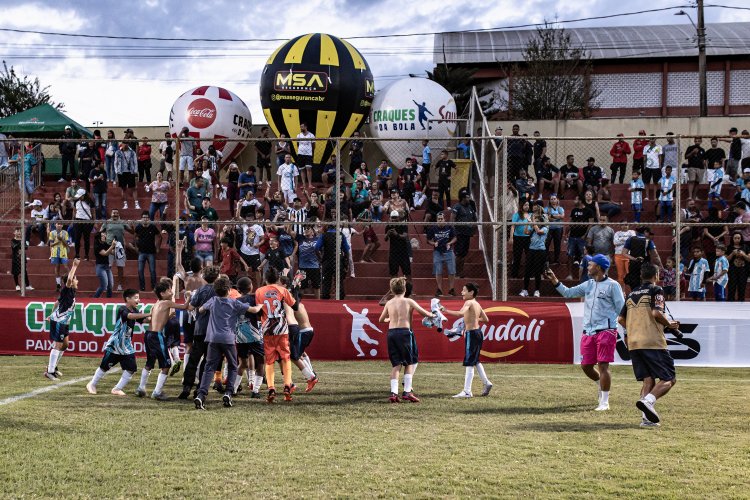 Competição “Craques da Bola” reúne jovens atletas na cidade