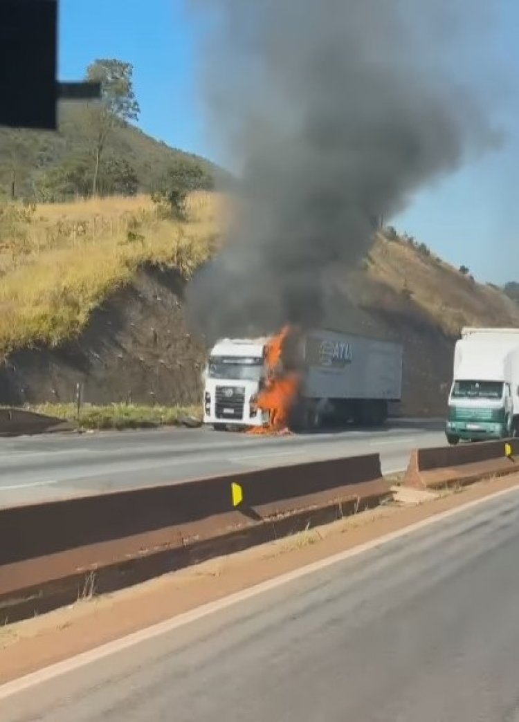 Carreta pega fogo na  subida da Serra de Igarapé