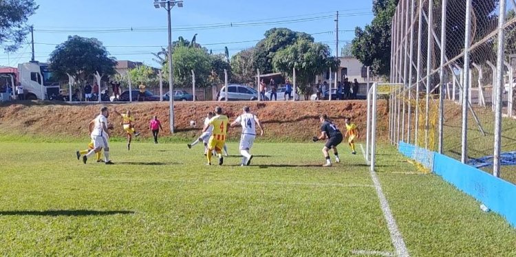 QUARENTÃO - Vitória na liderança do campeonato