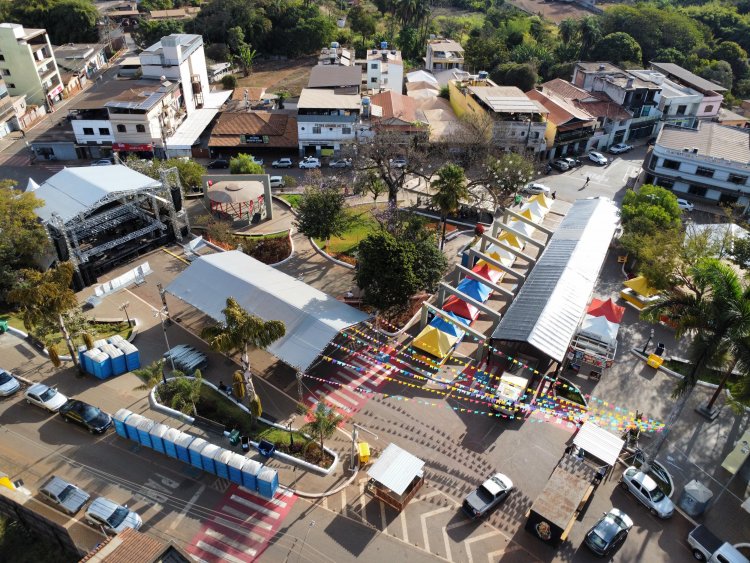 QUADRILHANEJO - TUDO PRONTO PARA A FESTA HOJE À NOITE