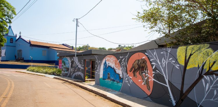 CULTURA LOCAL - Arte e cor no muro de Pinheiros